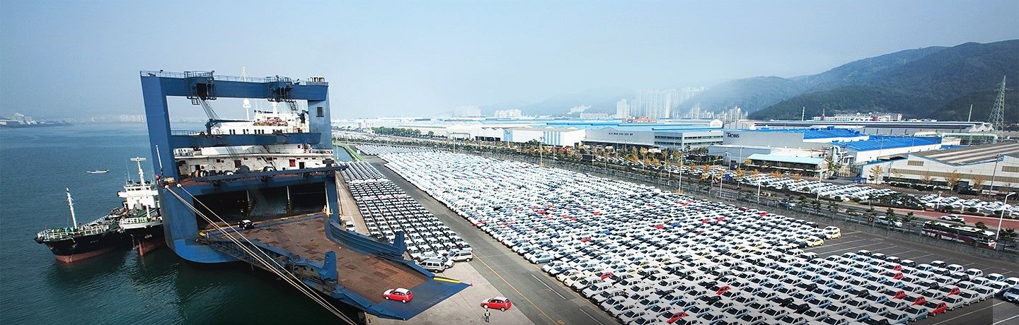 Auch Platz 2 des Rankings wird von der Autoindustrie belegt. Es ist die die Hyundai-Fabrik in Ulsan, Südkorea. Die Fabrik umfasst eine Fläche von 5,5 Millionen Quadratmetern. Das Werk besitzt einen eigenen Hafen, eine Feuerwehr, ein Krankenhaus. Erstaunlich: Es wurden rund 500.000 Bäume gepflanzt.