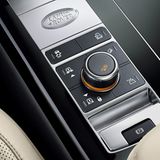 Range Rover SD V6 Autobiography - aufgeräumter Mitteltunnel