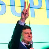 Wladimir Selenski erzielte im ersten Wahlgang der ukrainischen Präisentenwahlen 30,2 Prozent. Gelernter Politiker ist der 41-Jährige jedoch keiner. Selenski ist in seinem Heimatland ein bekannter Comedian und TV-Star. Nun muss Selenski in die Stichwahl und hat ernstzunehmende Chancen aufs Präsidentenamt.