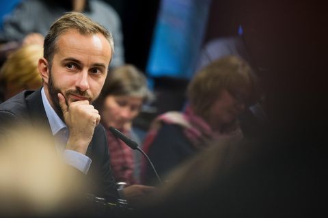 Medienbericht: TV-Satiriker Jan Böhmermann zieht offenbar gegen Bundeskanzlerin Angela Merkel vor Gericht