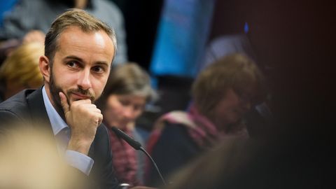 Medienbericht: TV-Satiriker Jan Böhmermann zieht offenbar gegen Bundeskanzlerin Angela Merkel vor Gericht