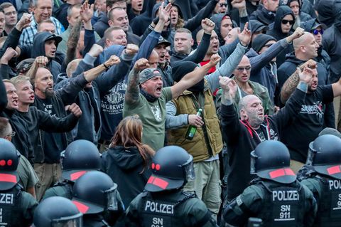 Abgebildet sind rechte Demonstranten in Chemnitz. 