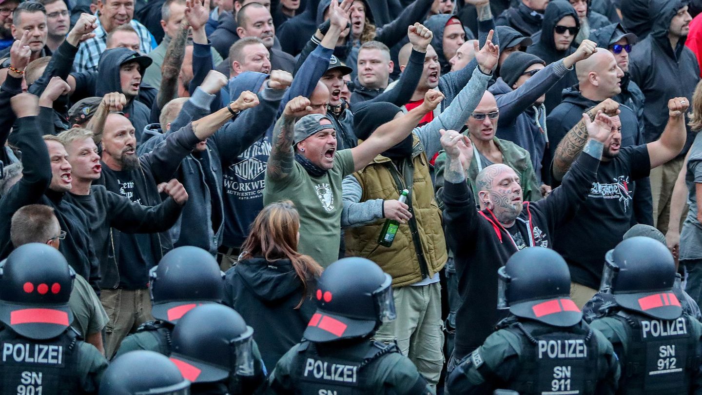 Abgebildet sind rechte Demonstranten in Chemnitz. 