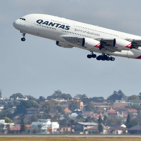 Ein Airbus A380 der Qantas beim Start