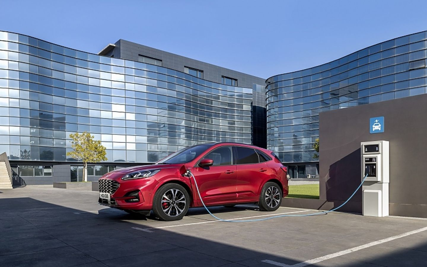 Den Ford Kuga MJ 2019 wird es mit drei Plug-in-Hybrid-Varianten geben