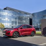 Der Kompakt Crossover Kuga ist die erste Baureihe des amerikanischen Autobauers, bei der drei verschiedene Hybridvarianten gepla
