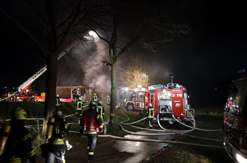 nachrichten aus deutschland zwei tote bei brand in windeck nachrichten aus deutschland zwei tote bei brand in windeck