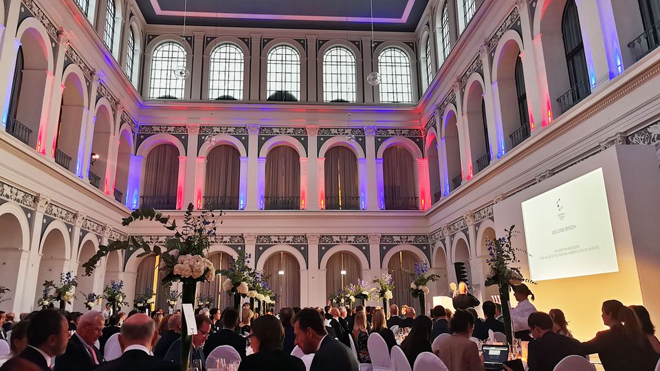 Festlicher Rahmen: Im Börsensaal der Handelskammer Hamburg wurden die Crystal Cabin Awards übergeben