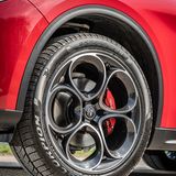 Alfa Romeo Stelvio 2.2 Diesel Q4 - rollt serienmäßig auf 18-Zöllern