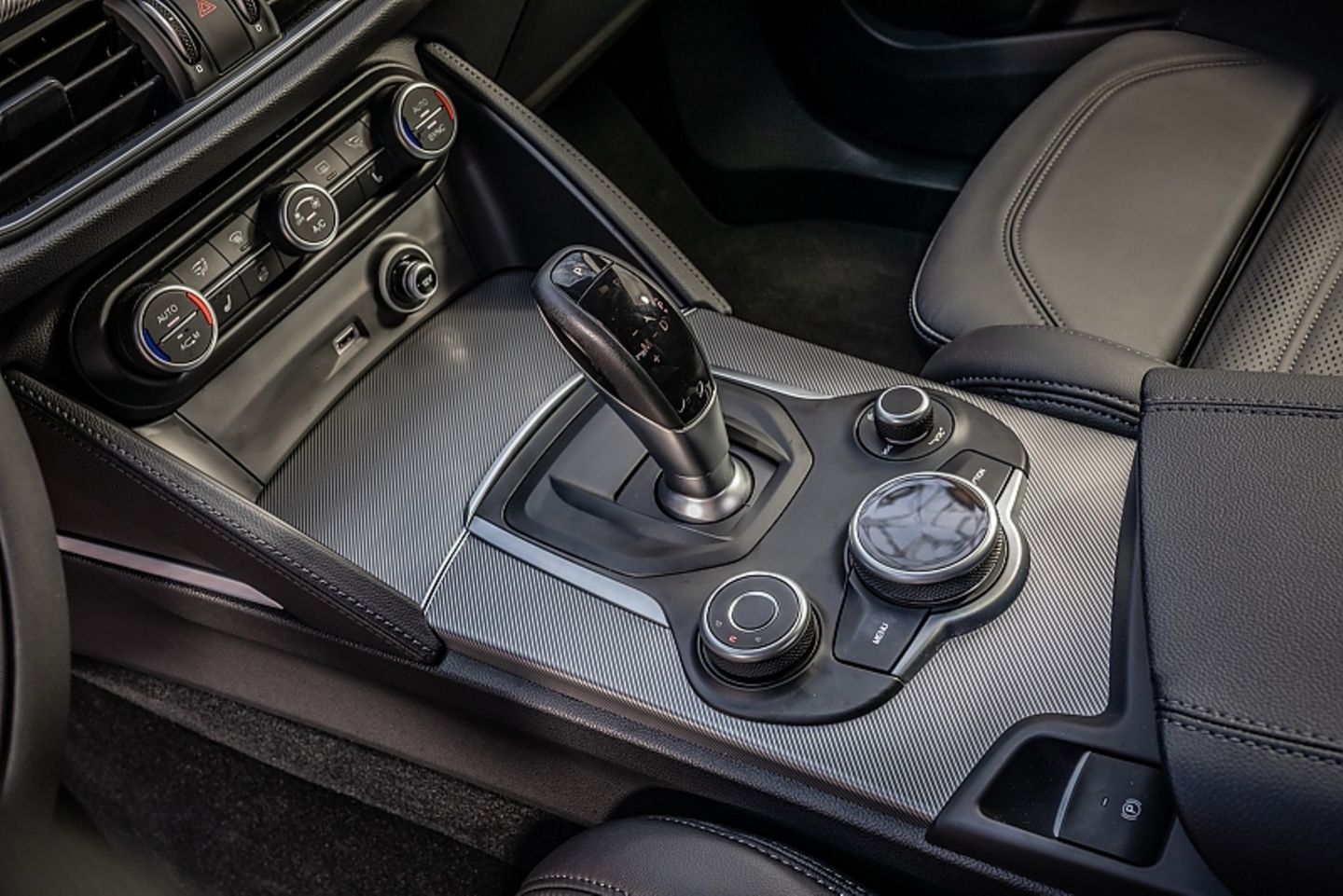 Alfa Romeo Stelvio 2.2 Diesel Q4 - serienmäßig mit Achtgang-Automatik