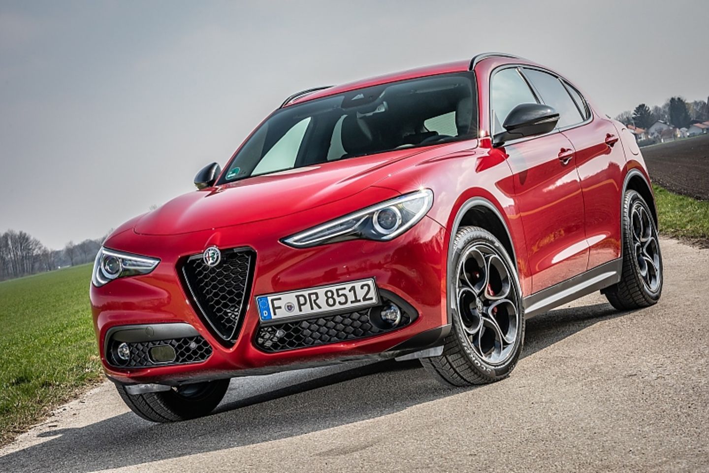 Alfa Romeo Stelvio 2.2 Diesel Q4 - vorne gibt es nur Xenonlicht