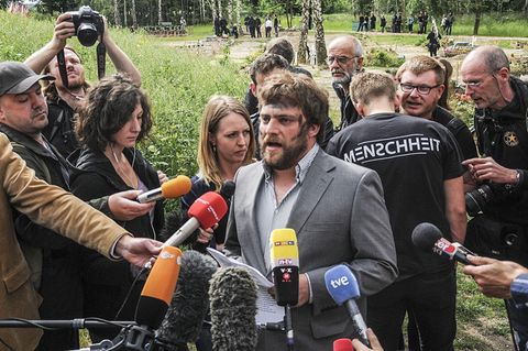Stefan Pelzer 2015 bei einer Aktion des Zentrum für politische Schönheit