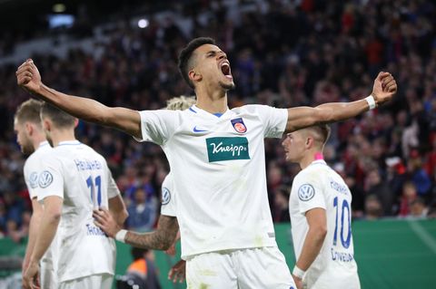 FC Bayern - FC Heidenheim 5:4 - Robert Glatzel jubelt im Pokal-Spiel