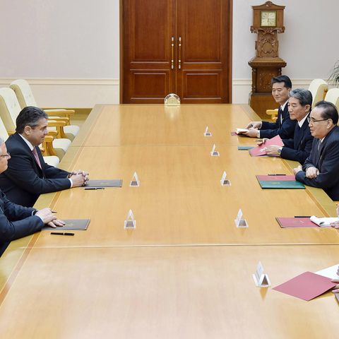 Sigmar Gabriel bei einem Treffen in Nordkorea