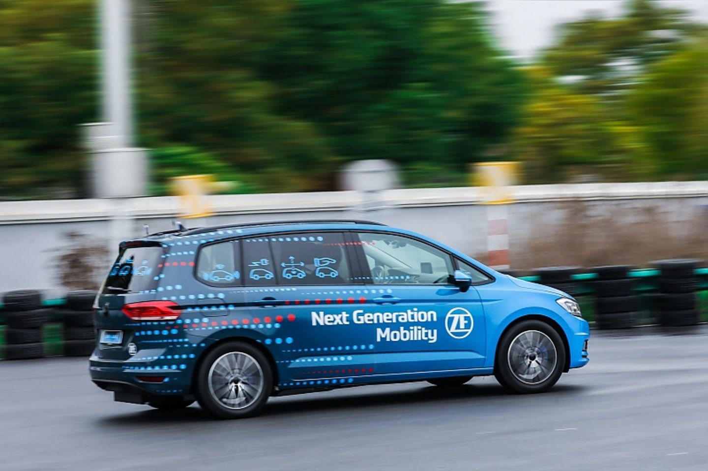 Im ZF Innovation Vehicle sind verschiedene Technologien des Zulieferers verbaut