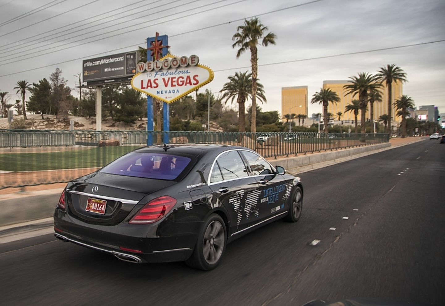 Mercedes S Klasse autonom auf Welttournee