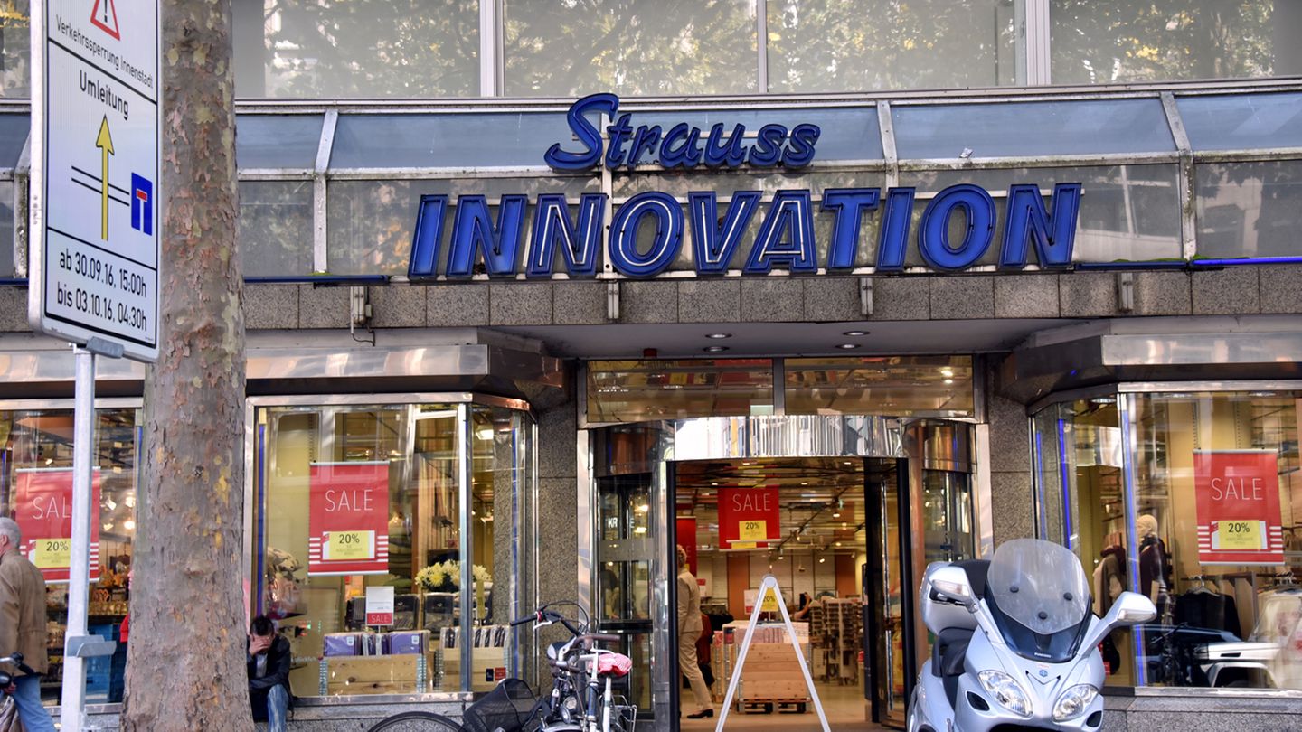 Strauss Strauss