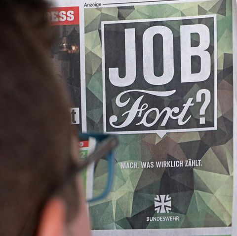 "Respektlos": Kritik an Bundeswehr-Anzeige zu Stellenabbau bei Ford