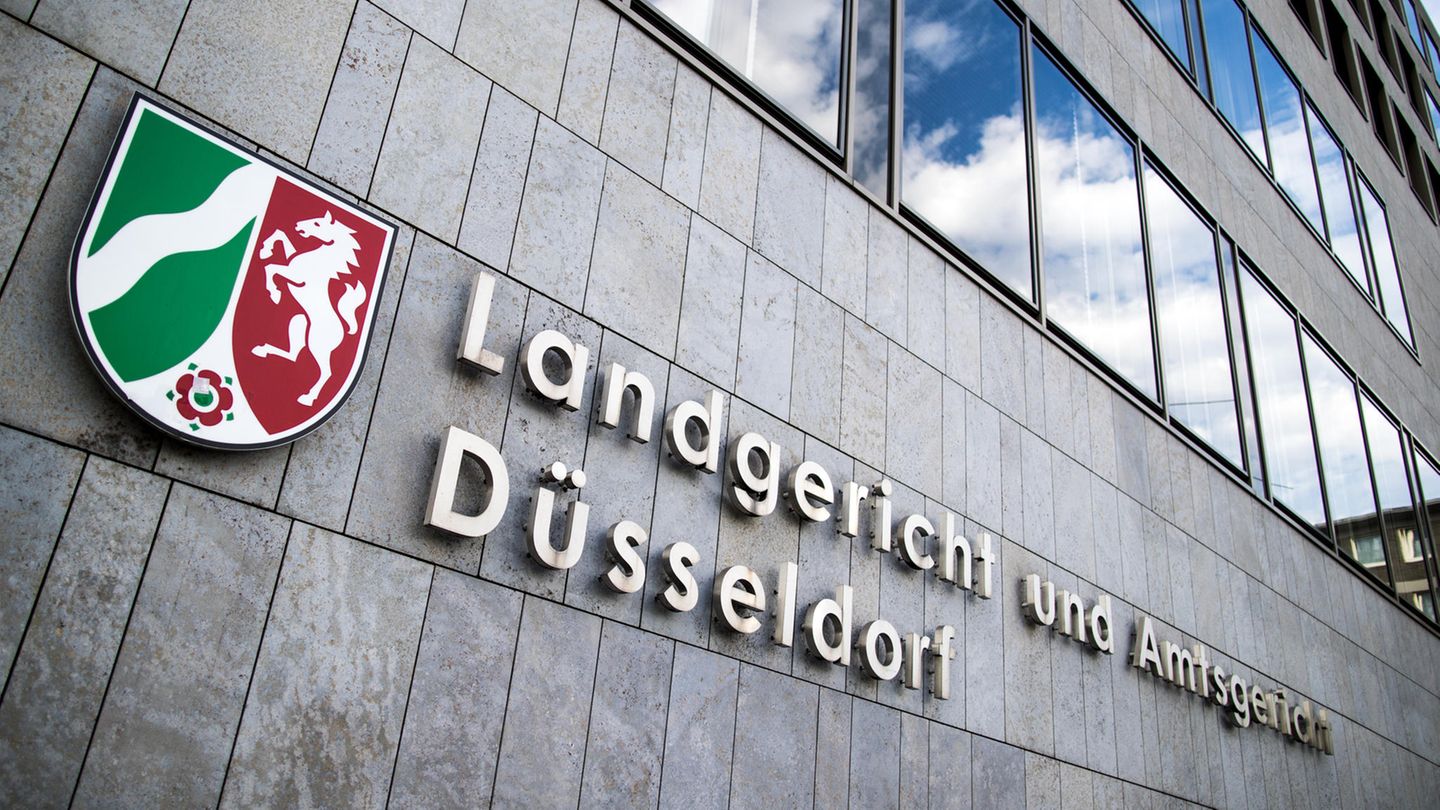 Landgericht Düsseldorf - Geburtstagsfeier - Häftlinge