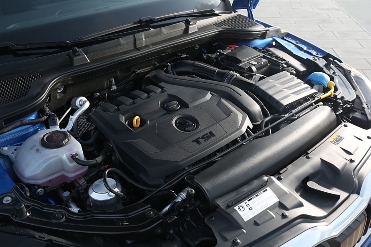 Der 1.5 TSI müht sich bei höheren Drehzahlen