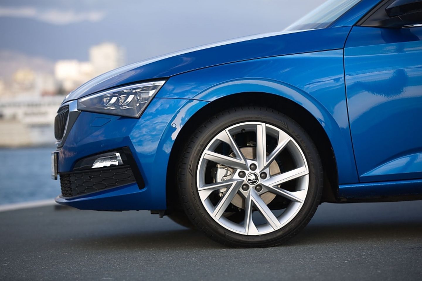 Auf Wunsch steht der Skoda Scala 1.5 TSI auf 18 Zoll Rädern