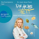 Wer schlank sein will, darf kein Fett essen. Ein weitgeglaubter Irrglaube, so Präventiv- und Ernährungsmedizinerin Dr. Anne Fleck. Wer extrem fettarm isst, hat vielleicht kurzfristigen Erfolg beim Abnehmen, riskiert allerdings chronische Krankheiten und den verhassten Jo-Jo-Effekt. Anne Fleck zeigt, dass Fett, wenn es clever eingesetzt wird , Potenzial hat chronische Krankheiten, wie Herz-Kreislauf-Erkrankungen, Depression, Alzheimer zu lindern und sogar heilen können. Zudem erklärt die Medizinerin, was es mit dem "Fettschwindel" auf sich hat. Hier geht es zum Hörbuch.