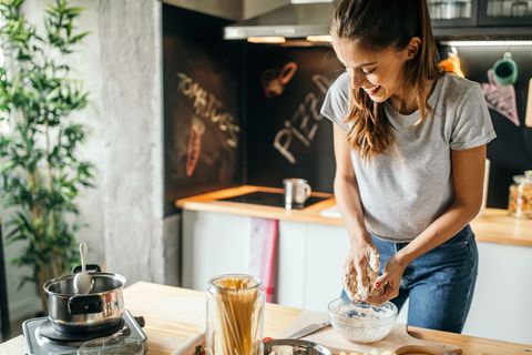 Du willst Pizza selbst machen? Mit diesen Gadgets klappt es
