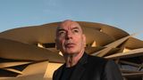 Der Entwurf stammt von dem französischen Architekten Jean Nouvel, der bereits das Louvre in Abu Dhabi schuf, das im November 2017 eröffnet wurde.