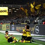 Der BVB im Rausch, die Bayern am Boden  So sah es im Hinspiel im November 2018 aus, als Dortmund im eigenen Stadion einen 3:2-Sieg feierte, obwohl sie zumindest in der ersten Halbzeit das schlechtere Team waren. Paco Alcacer erzielte in der 73. Minute das 3:2 - und umarmte sich danach mit dem überragenden Axel Witzel (r.).
