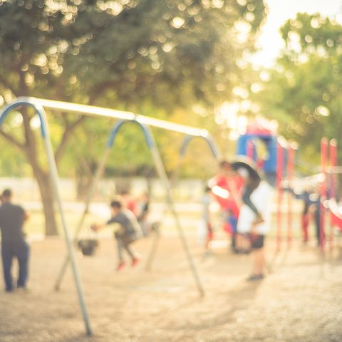 Ein Streit unter Kindern auf einem Spielplatz löste eine Erwachsenen-Schlägerei mit mehreren Verletzten aus (Symbolbild)
