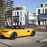 Vor allem offen ist der Mercedes AMG GT S Roadster ein Blickfang