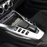 Die Mittelkonsole mit den TFT-Displaytasten kennt man von dem GT 4-Türer