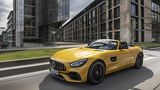 Nach 3,8 Sekunden knackt der Mercedes AMG GT S Roadster die 100 km/h-Marke