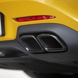 Jeweils zwei Endrohre rahmen den Diffusor ein