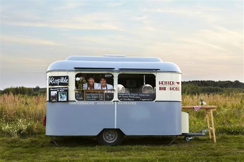 Heisser Hobel, Berlin, Deutschland  Das Nationalgericht der Allgäuer (und auch der Schwaben) ist Kässpätzle. Und die schmecken eigentlich am besten Zuhause oder aber vom Heissen Hobel aus Berlin. Die Käsemischung von den Spätzle kommt frisch aus dem Allgäu. Wie Kässpätzle Zuhause gelingen, lesen Sie hier.