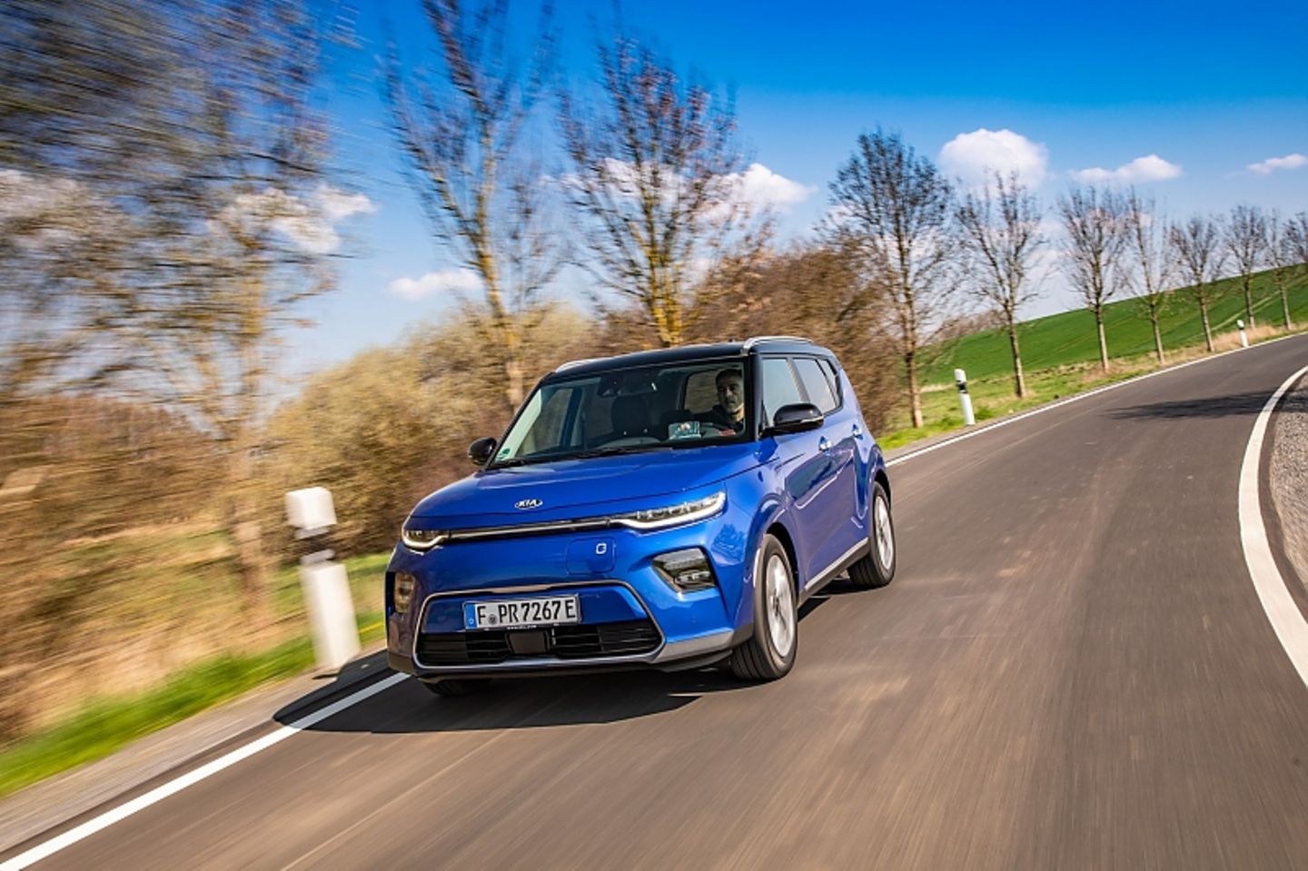 Dank Torque Vectoring flitzt der der Kia e-Soul behände um die Ecken