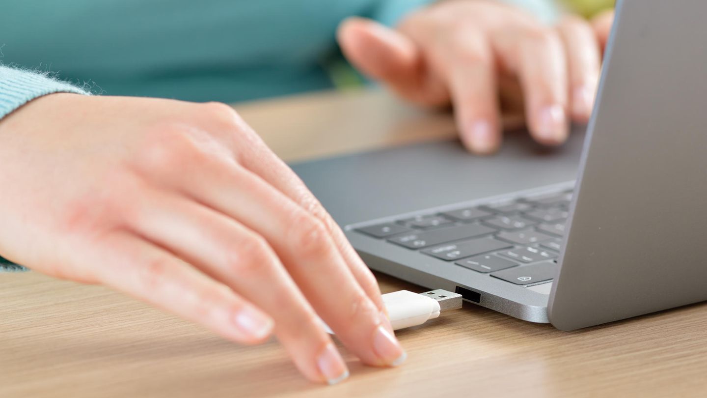 USB-Sticks auswerfen zu müssen, gehörte lange zu den nervigsten Windows-Beschränkungen