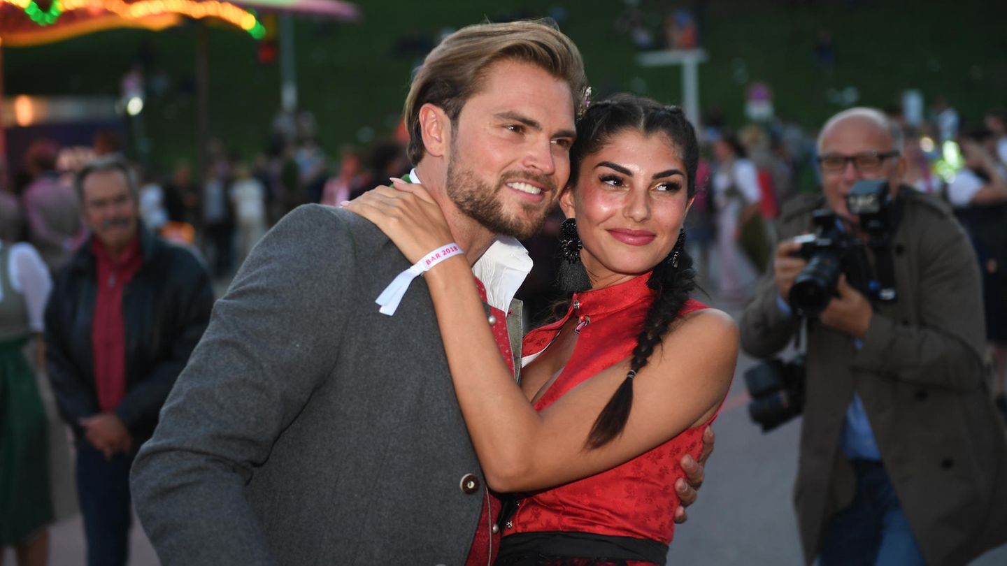 Ex-"Bachelor in Paradise"-Paar Yeliz Koc und Johannes Haller beim Oktoberfest 2018