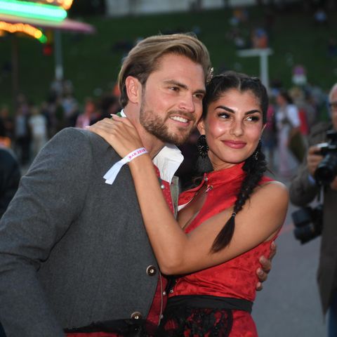 Ex-"Bachelor in Paradise"-Paar Yeliz Koc und Johannes Haller beim Oktoberfest 2018