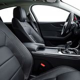 Ledersitze sind Serie im Jaguar XE