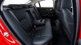 Hinten ist im Jaguar XE eher wenig Platz