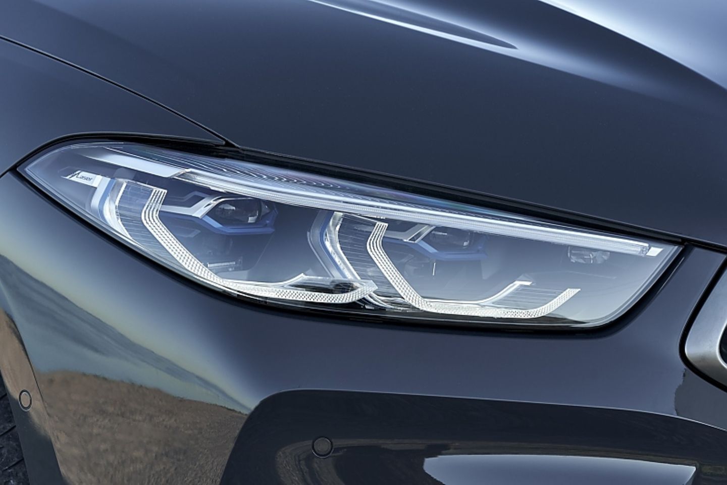 BMW M 850i Cabrio xDrive - LED-Licht ist Serie