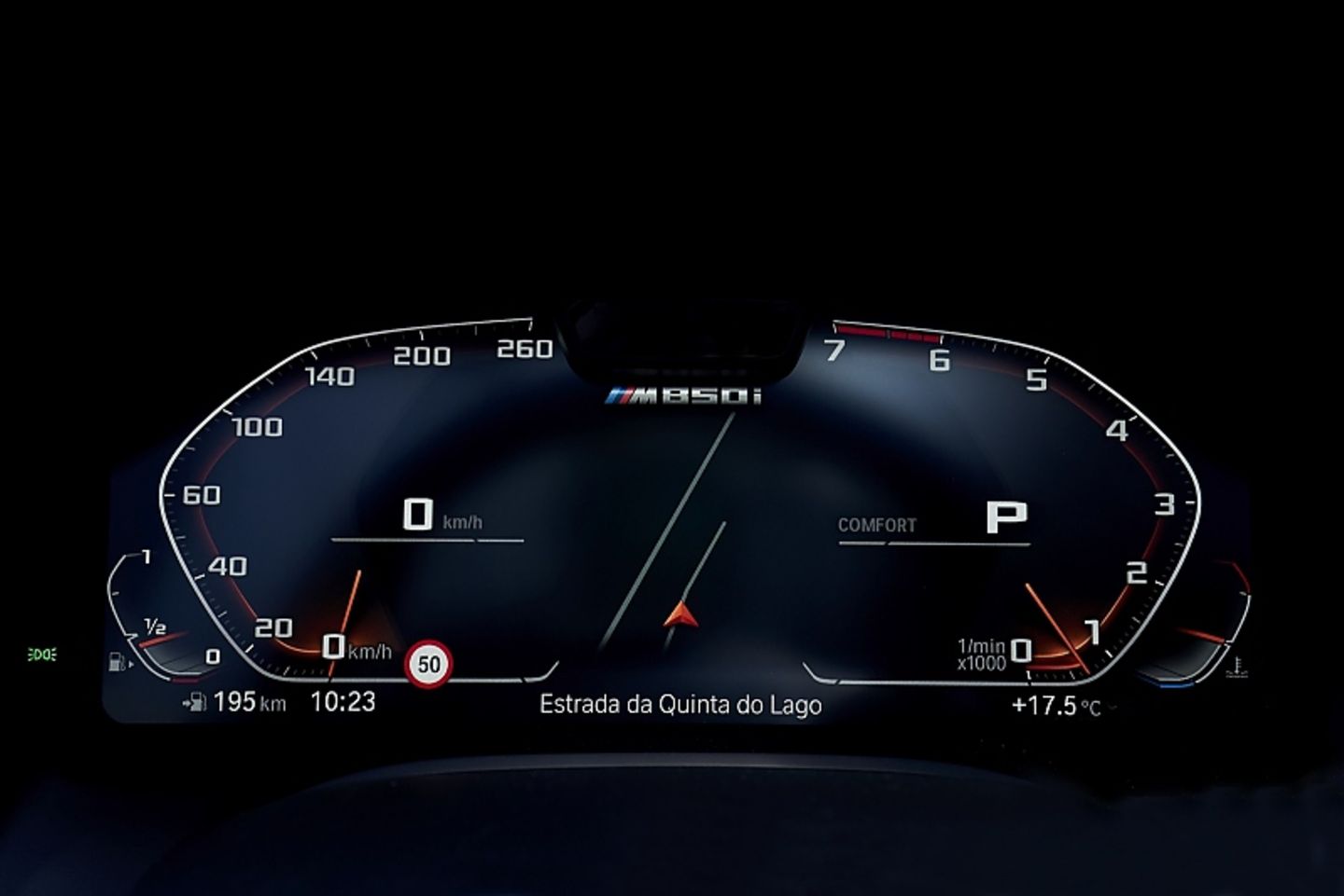 BMW M 850i Cabrio xDrive - etwas blasse Instrumente