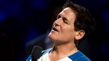 Der wohl größte Nowitzki-Fan in Dallas: Mavs-Besitzer Mark Cuban. In seiner finalen Würdigung des Deutschen kündigt Cuban an: "Er wird die größte Statue aller Zeiten bekommen."