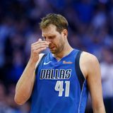 Angesichts des großen Moments und all der Zuneigung kann auch Nowitzki seine Tränen nicht länger zurückhalten. 