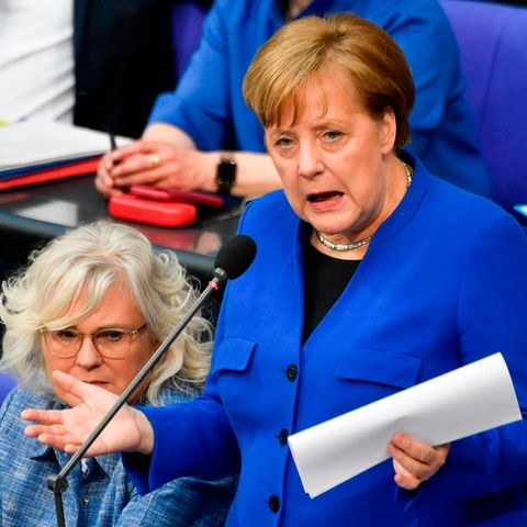 Liveblog zur Befragung der Bundesregierung: Bundeskanzlerin Kanzlerin Angela Merkel im Kreuzverhör