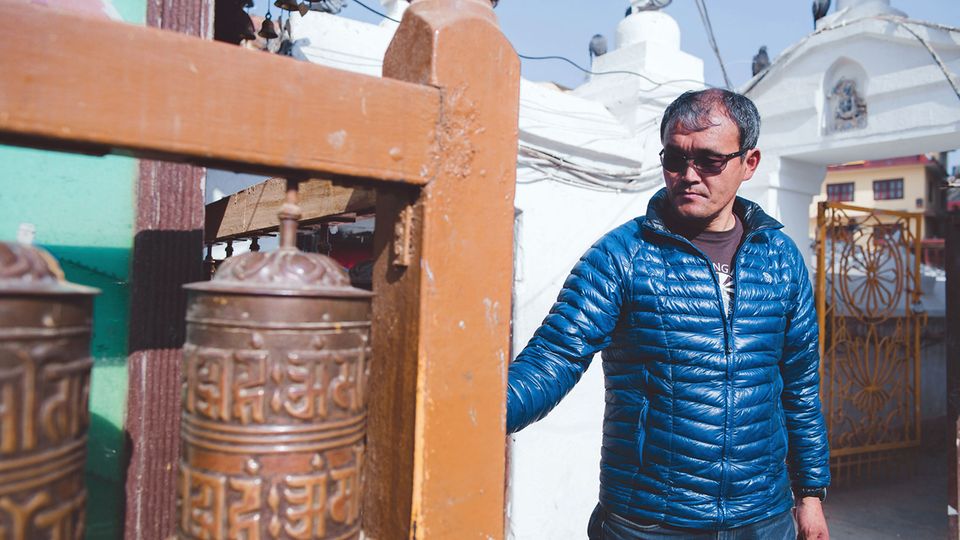 Wer erreicht am schnellsten den Gipfel?: Vor 16 Jahren bestieg er in zehn Stunden und 56 Minuten den Mount Everest: der 52-jährige Lhakpa Gelu Vor 16 Jahren bestieg er in zehn Stunden und 56 Minuten den Mount Everest: der 52-jährige Lhakpa Gelu