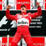 Michael Schumacher ist mit sieben WM-Titeln und 91 Grand-Prix-Siegen bis heute der unangefochtene König der Formel 1. Seit seit seinem Ski-Unfall im Dezember 2013, bei dem er schwere Kopfverletzungen erlitt, ist er nicht mehr in der Öffentlichkeit aufgetreten. Über seinen Gesundheitszustand gibt es keine Informationen.