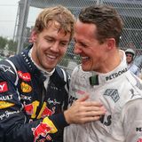 Die beiden größten deutschen Formel-1-Piloten 2012 in Sao Paulo: Michael Schumacher gratuliert Sebastian Vettel zum dritten WM-Titel. Schumacher kehrt 2010 in die Formel 1 zurück und fährt noch drei Jahre im Silberpfeil, einen Sieg holt er nicht mehr.