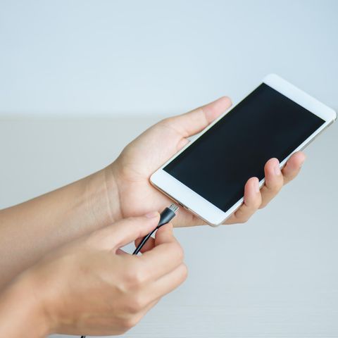 Smartphone wird geladen